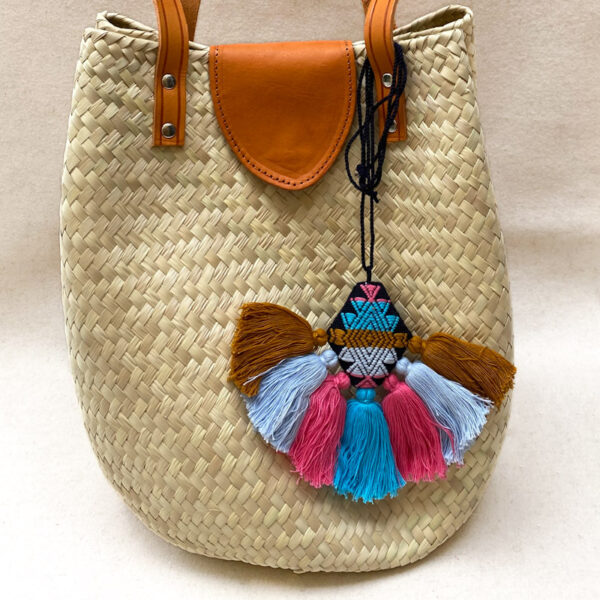 Bolso mexicano con llavero multicolor